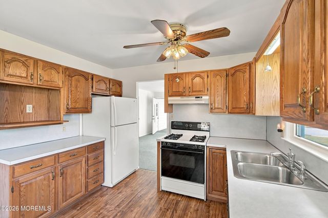 65 Sunflower Lane, Toms River, NJ 08755