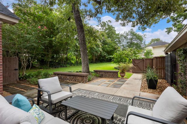 1 Fairmont Court, Conroe, TX 77304