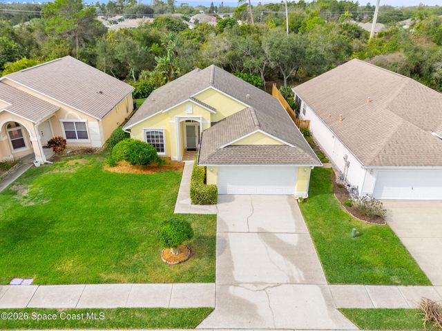 1060 Pine Creek Circle NE, Palm Bay, FL 32905