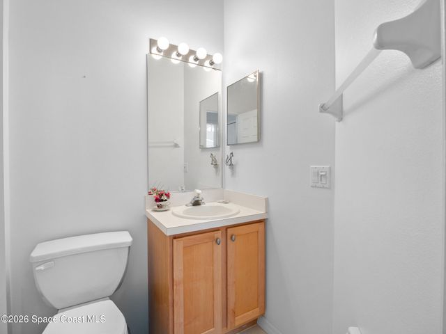 1060 Pine Creek Circle NE, Palm Bay, FL 32905