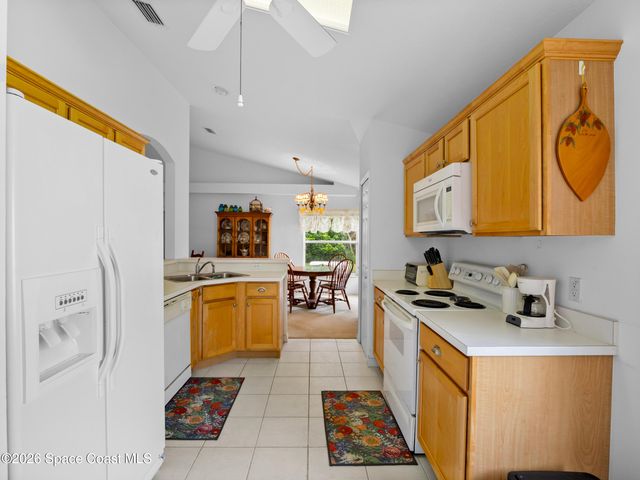 1060 Pine Creek Circle NE, Palm Bay, FL 32905