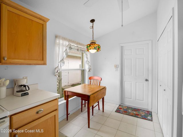 1060 Pine Creek Circle NE, Palm Bay, FL 32905