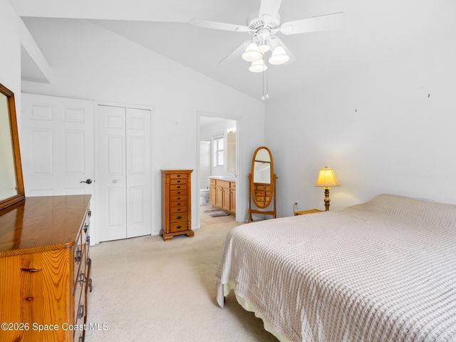 1060 Pine Creek Circle NE, Palm Bay, FL 32905