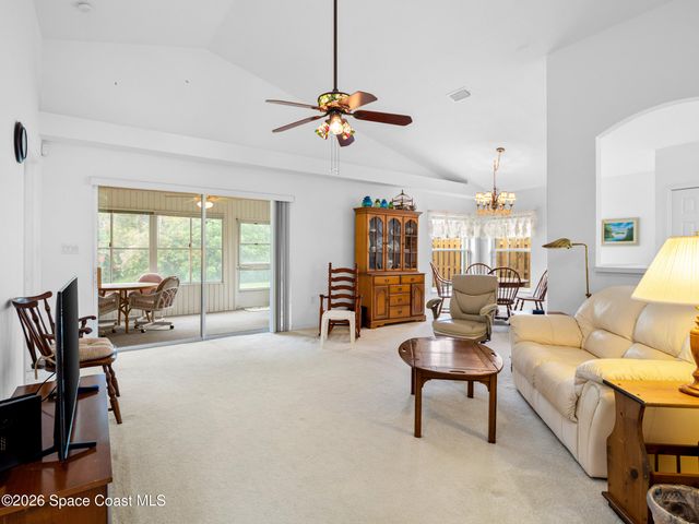 1060 Pine Creek Circle NE, Palm Bay, FL 32905