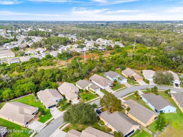 1060 Pine Creek Circle NE, Palm Bay, FL 32905