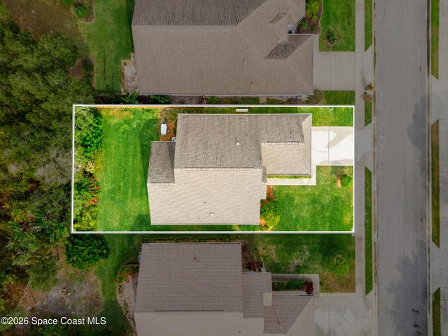 1060 Pine Creek Circle NE, Palm Bay, FL 32905