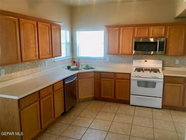 3112 TIERRA BOWLES Drive, El Paso, TX 79938