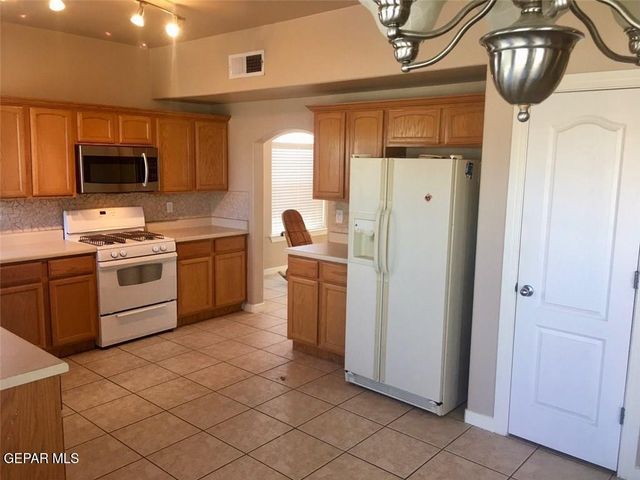 3112 TIERRA BOWLES Drive, El Paso, TX 79938