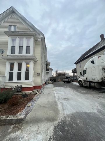 10 Essex St 1, Brockton, MA 02301