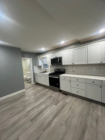 10 Essex St 1, Brockton, MA 02301