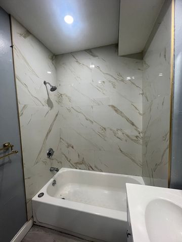 10 Essex St 1, Brockton, MA 02301