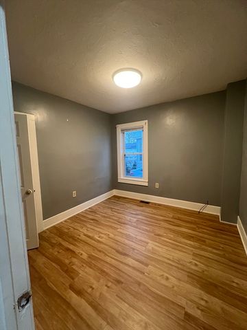 10 Essex St 1, Brockton, MA 02301