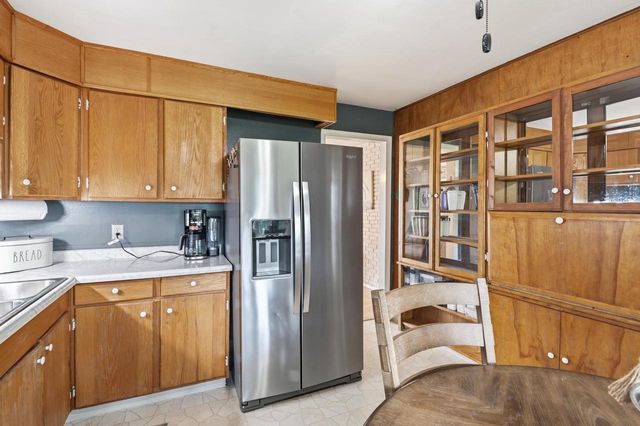 372 MARK COURT, Neenah, WI 54956