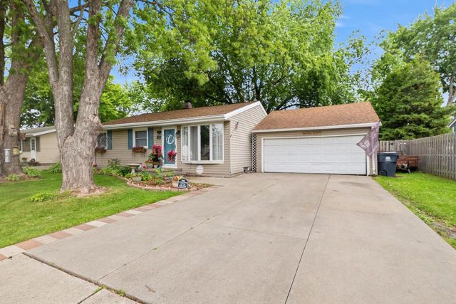 372 MARK COURT, Neenah, WI 54956