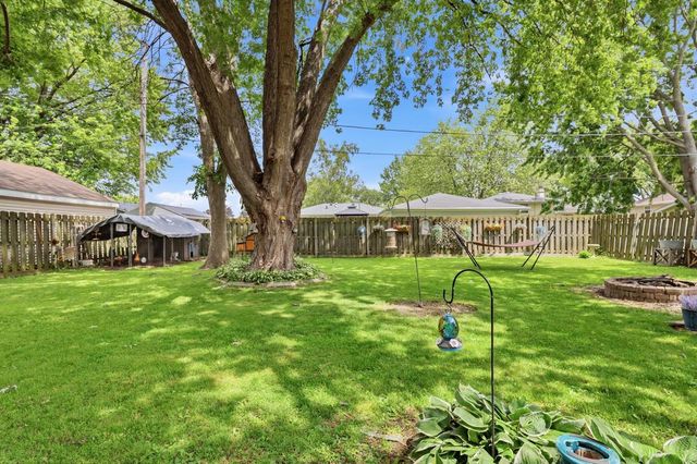 372 MARK COURT, Neenah, WI 54956