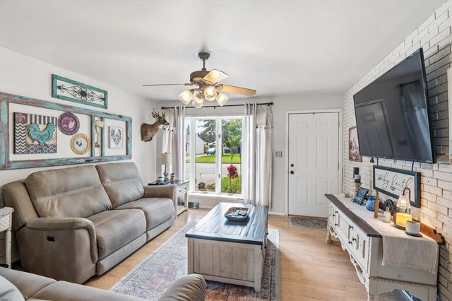 372 MARK COURT, Neenah, WI 54956