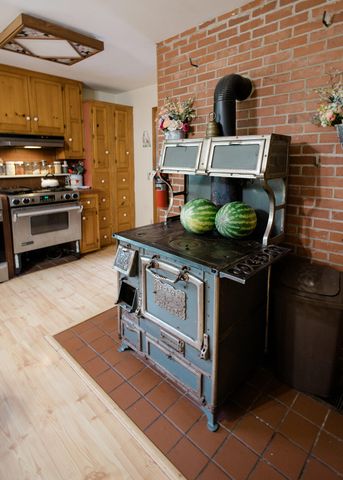 19429 East State Highway 14, Ava, MO 65608