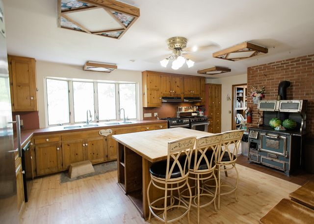 19429 East State Highway 14, Ava, MO 65608