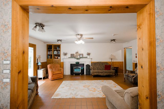 19429 East State Highway 14, Ava, MO 65608