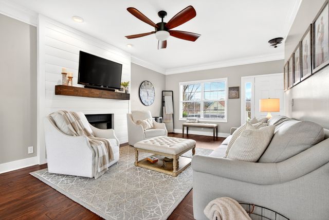 3098 Autumn Bluff Ct, Clarksville, TN 37040