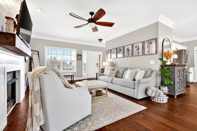 3098 Autumn Bluff Ct, Clarksville, TN 37040