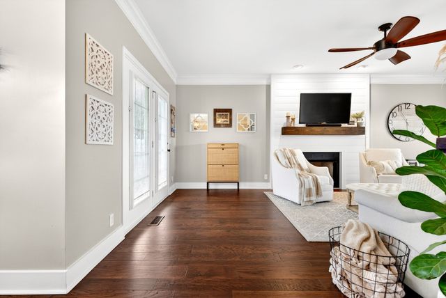 3098 Autumn Bluff Ct, Clarksville, TN 37040