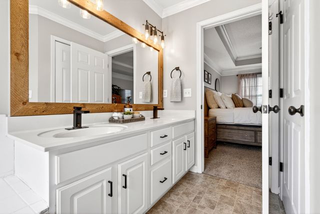 3098 Autumn Bluff Ct, Clarksville, TN 37040