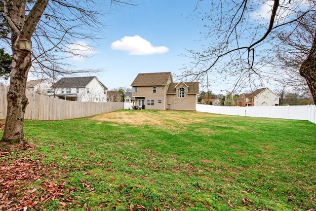 3098 Autumn Bluff Ct, Clarksville, TN 37040