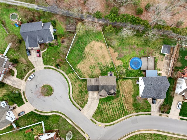 3098 Autumn Bluff Ct, Clarksville, TN 37040