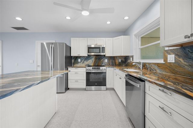 918 EDGEWATER DRIVE, Englewood, FL 34223