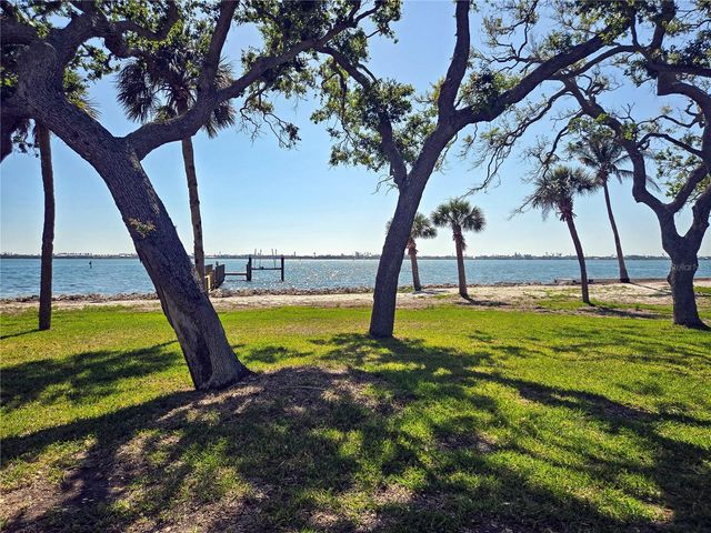 918 EDGEWATER DRIVE, Englewood, FL 34223