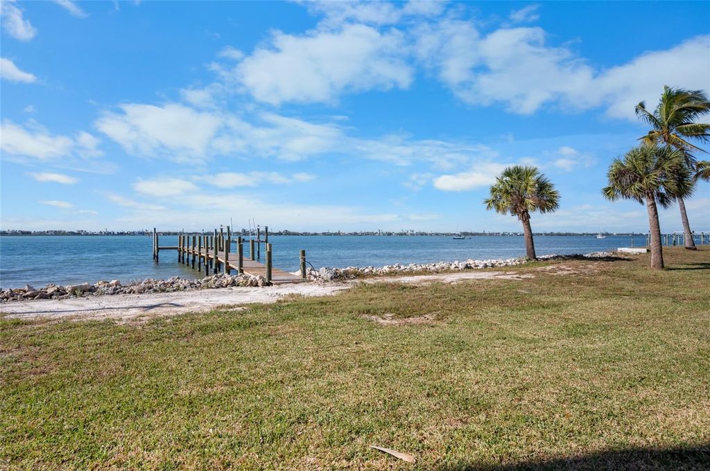 918 EDGEWATER DRIVE, Englewood, FL 34223