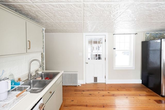 21 Maple St, Bellingham, MA 02019