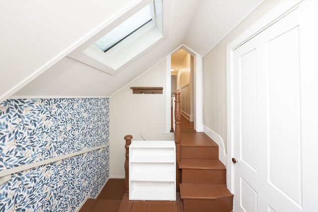 21 Maple St, Bellingham, MA 02019