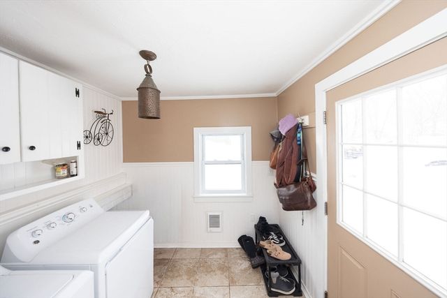 21 Maple St, Bellingham, MA 02019