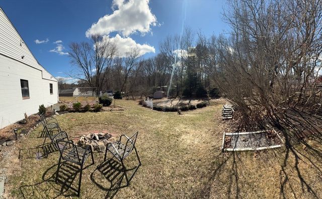 21 Maple St, Bellingham, MA 02019