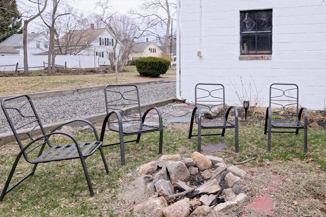 21 Maple St, Bellingham, MA 02019