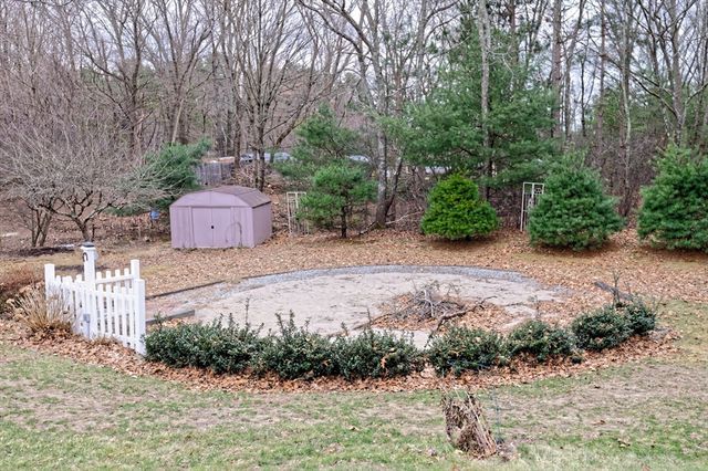 21 Maple St, Bellingham, MA 02019