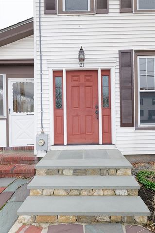 21 Maple St, Bellingham, MA 02019