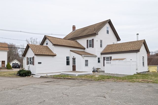 21 Maple St, Bellingham, MA 02019