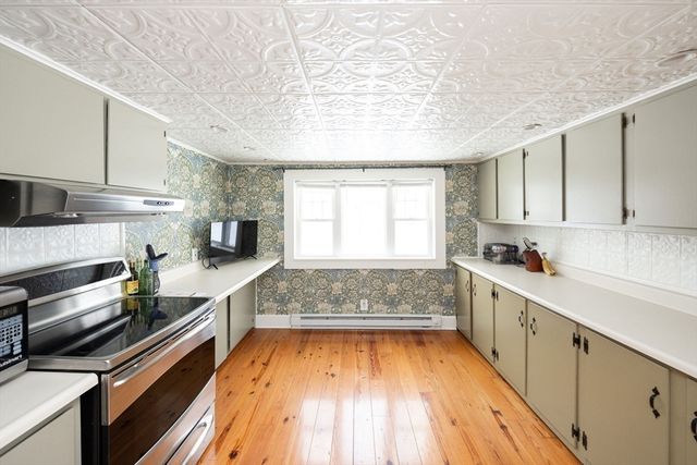 21 Maple St, Bellingham, MA 02019