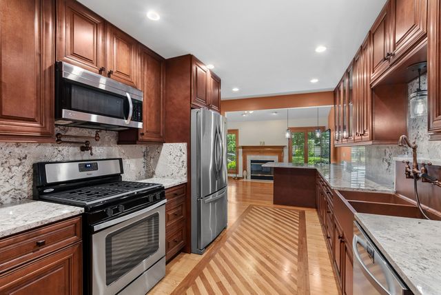 14255 Wedgewood Glens Drive, Orland Park, IL 60462