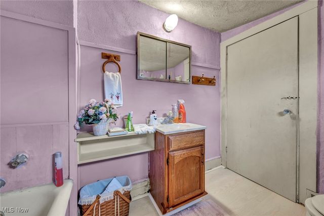 222 Union Street, Wellington, OH 44090