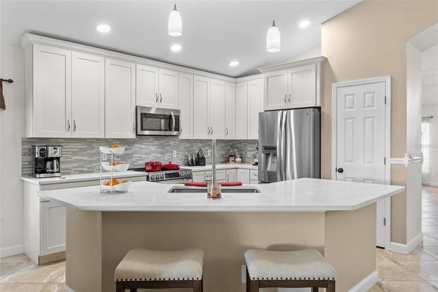 860 GRAND HUGHEY COURT, Apopka, FL 32712