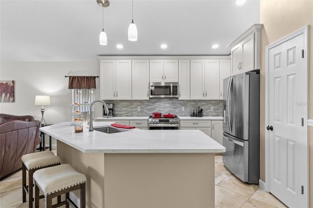 860 GRAND HUGHEY COURT, Apopka, FL 32712