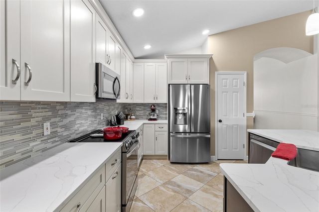 860 GRAND HUGHEY COURT, Apopka, FL 32712