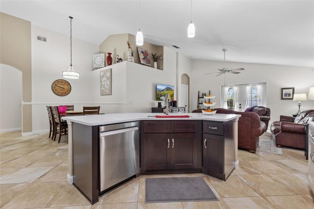 860 GRAND HUGHEY COURT, Apopka, FL 32712