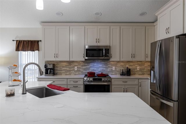 860 GRAND HUGHEY COURT, Apopka, FL 32712