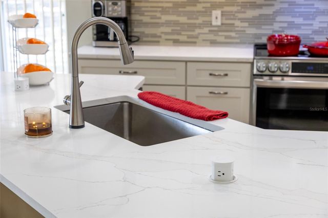 860 GRAND HUGHEY COURT, Apopka, FL 32712