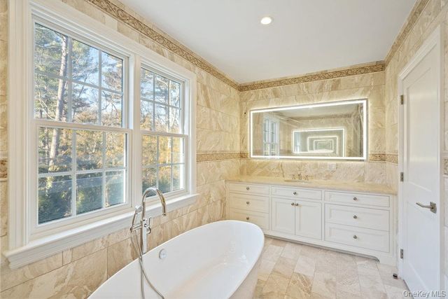 89 Mill River Road, Upper Brookville, NY 11771